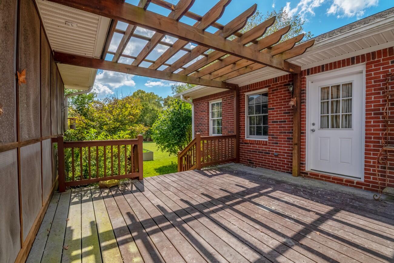 272 NW Fairview Road NW