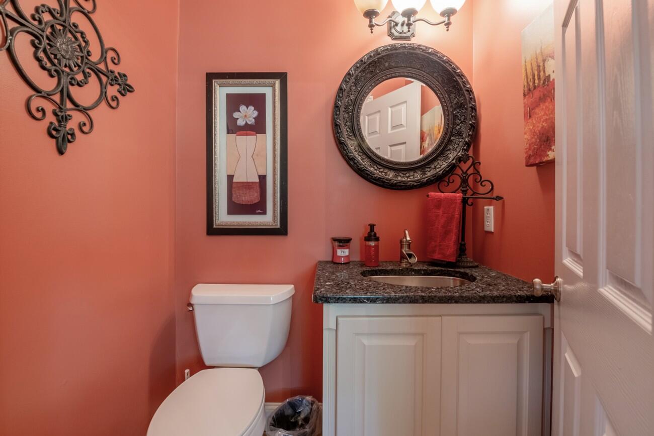 272 NW Fairview Road NW