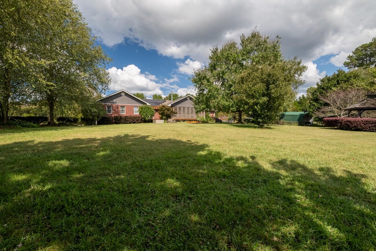 272 NW Fairview Road NW