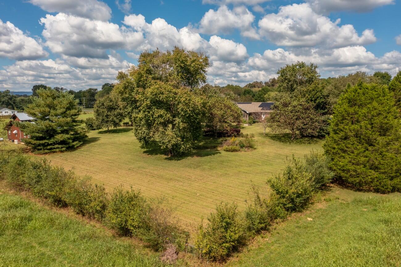 272 NW Fairview Road NW