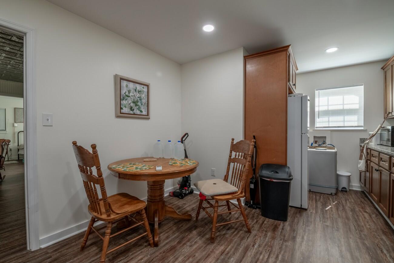 272 NW Fairview Road NW