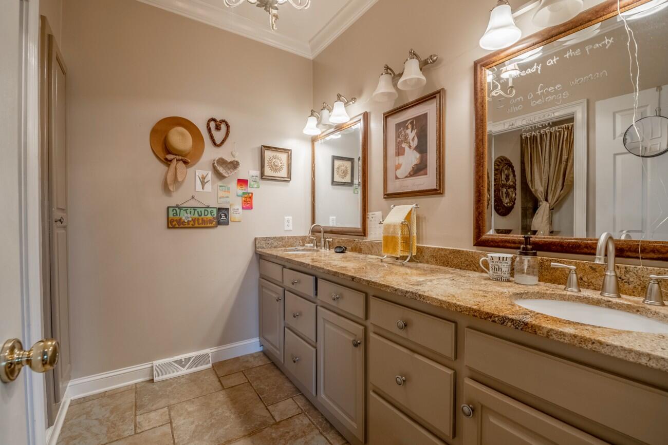 272 NW Fairview Road NW