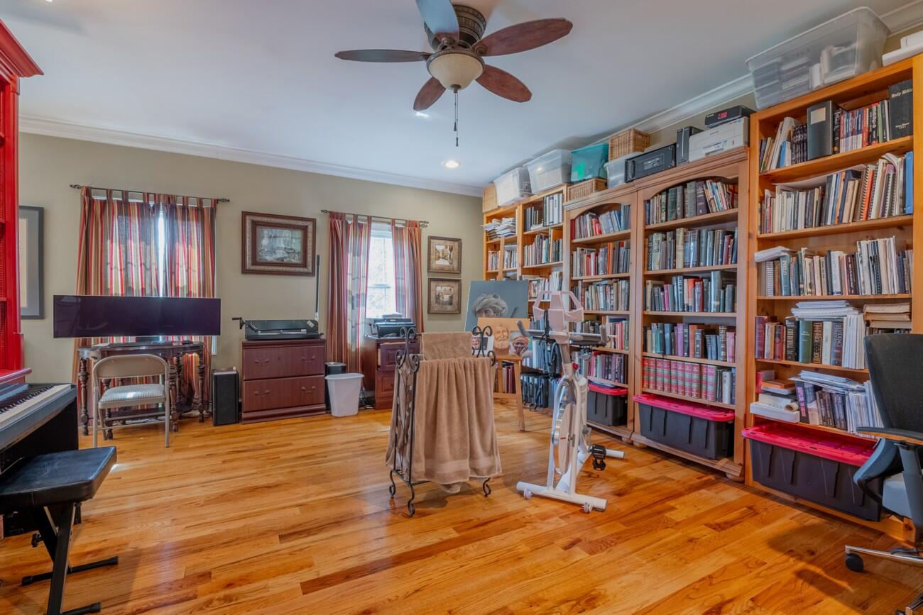 272 NW Fairview Road NW