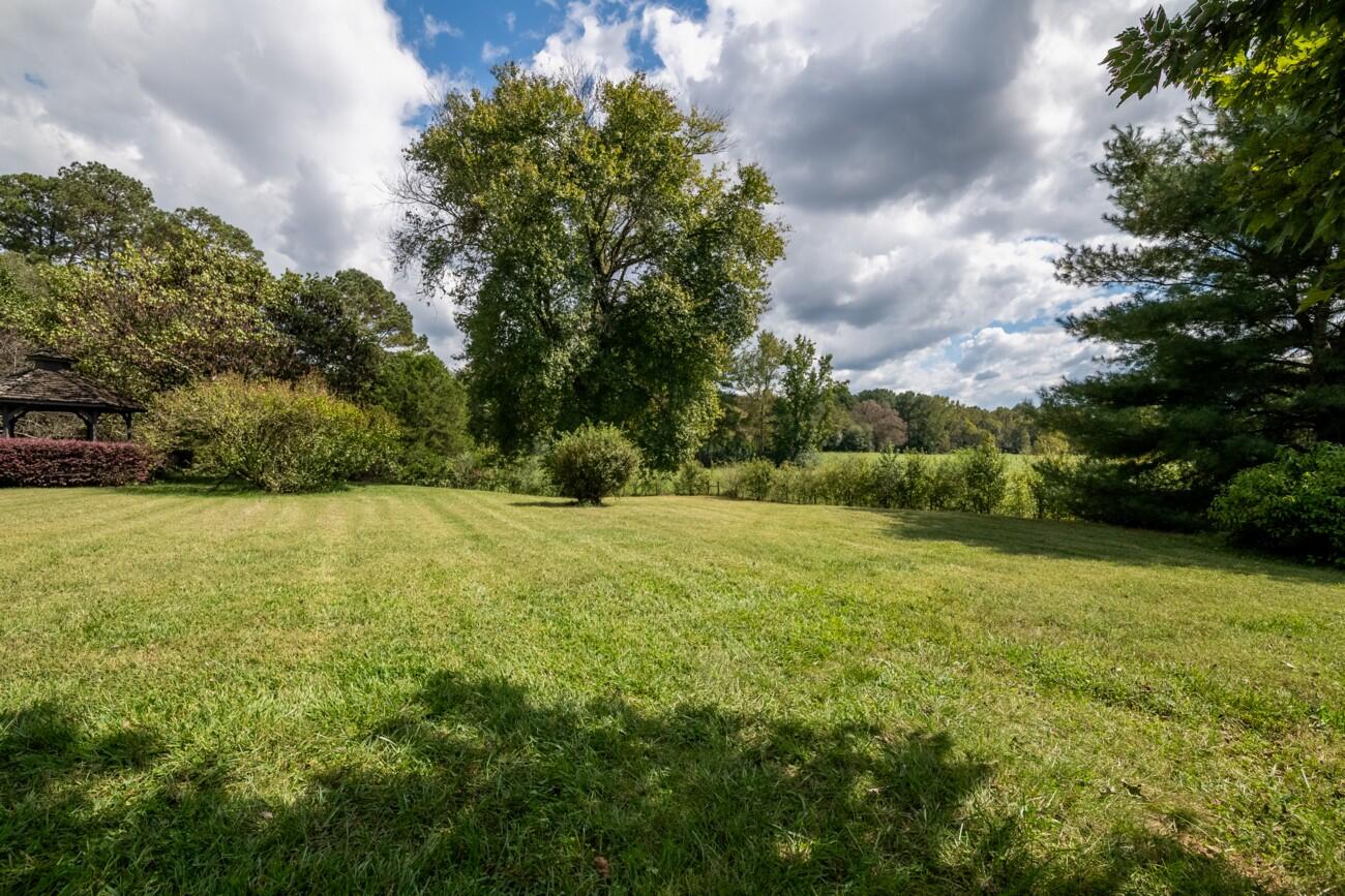 272 NW Fairview Road NW