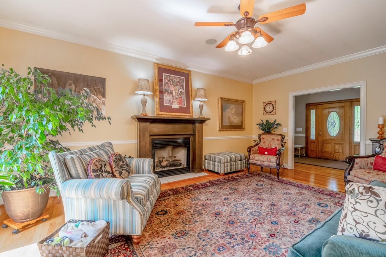 272 NW Fairview Road NW