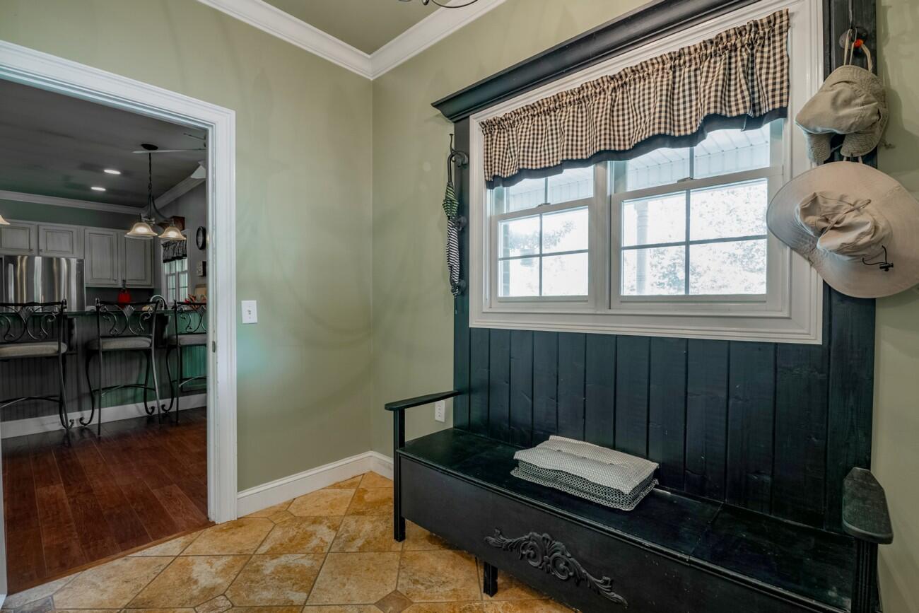 272 NW Fairview Road NW