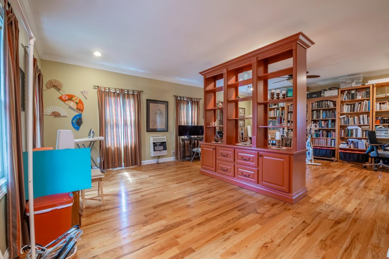 272 NW Fairview Road NW