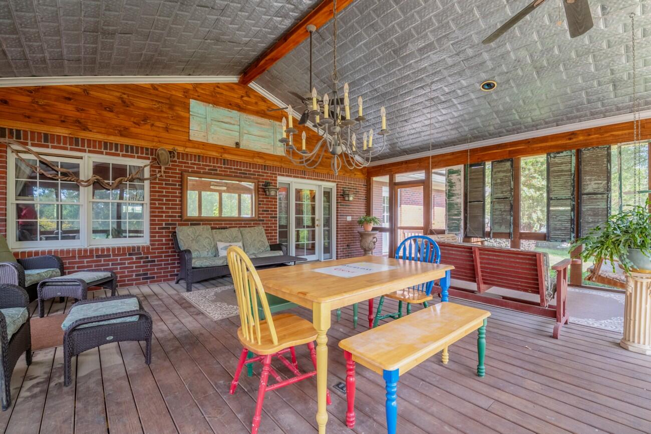 272 NW Fairview Road NW