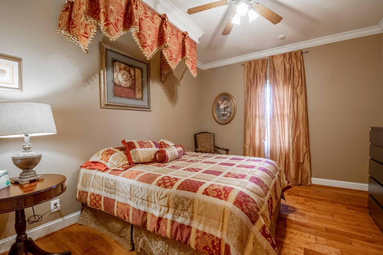 272 NW Fairview Road NW