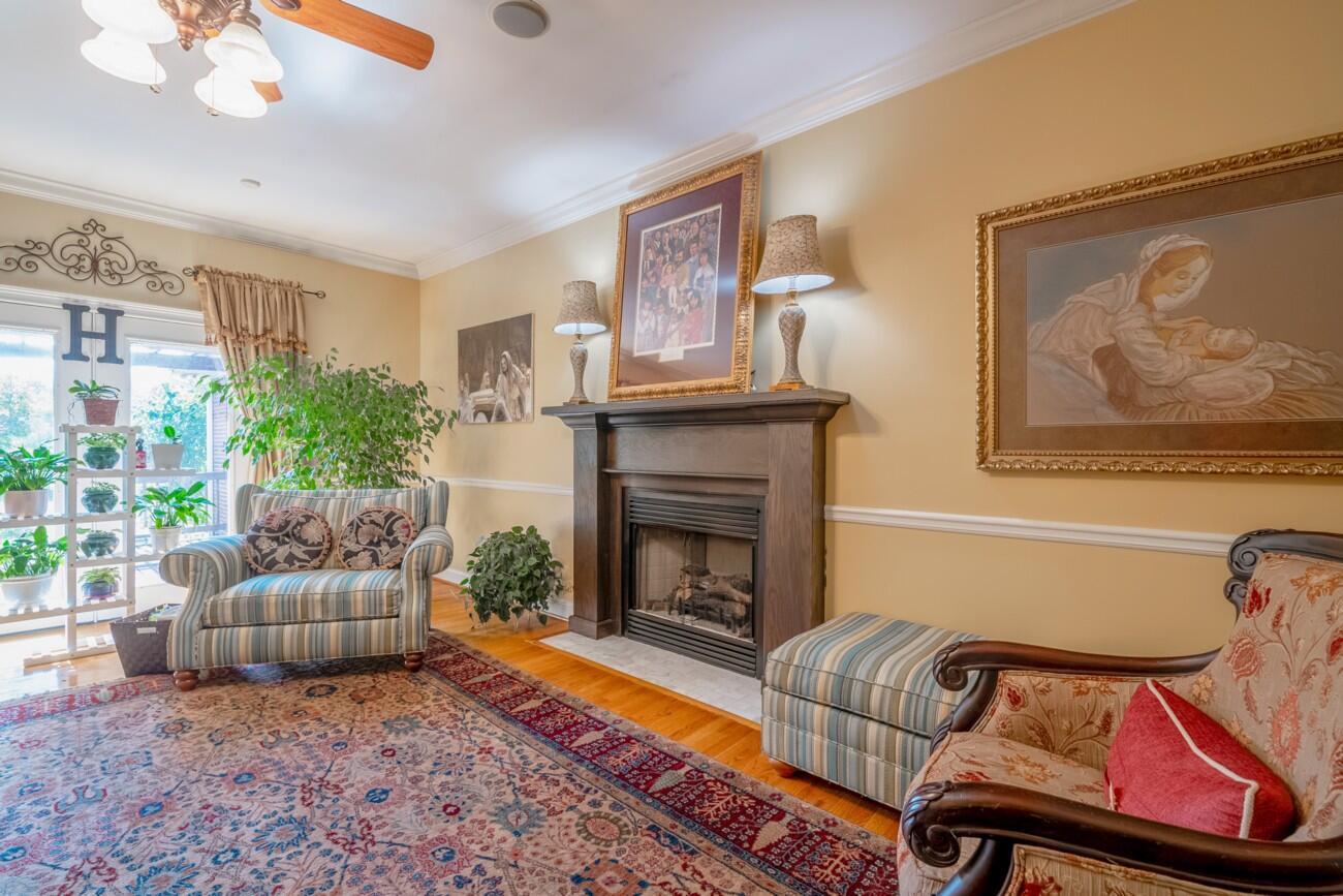 272 NW Fairview Road NW