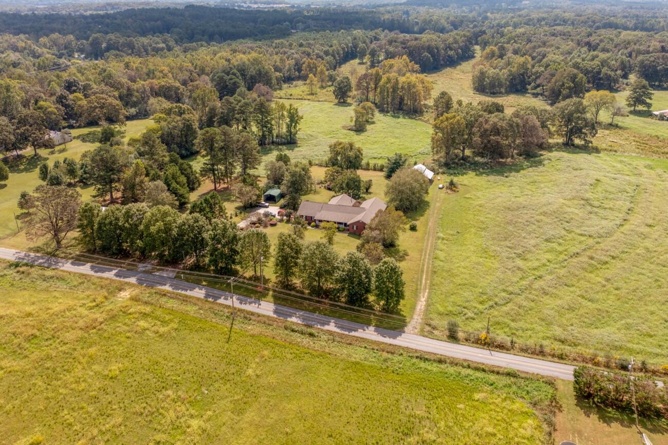 272 NW Fairview Road NW