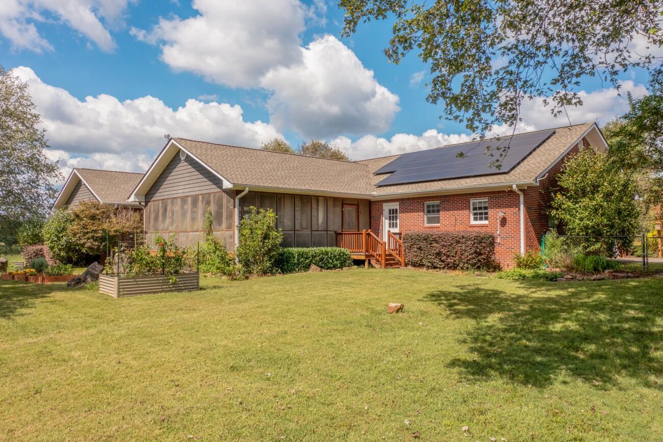 272 NW Fairview Road NW