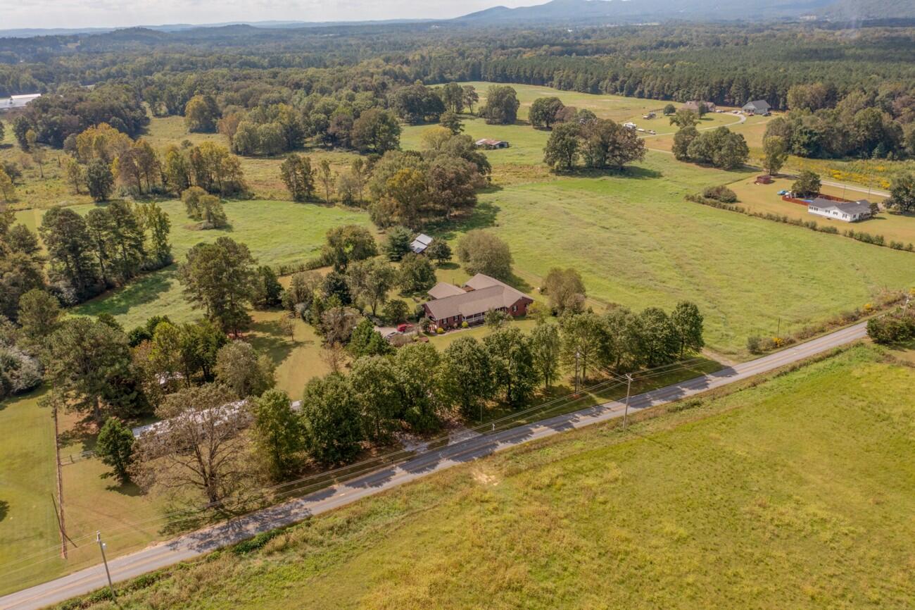 272 NW Fairview Road NW