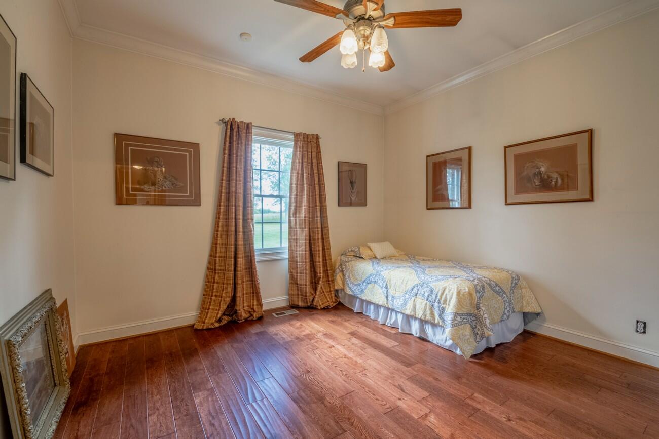 272 NW Fairview Road NW