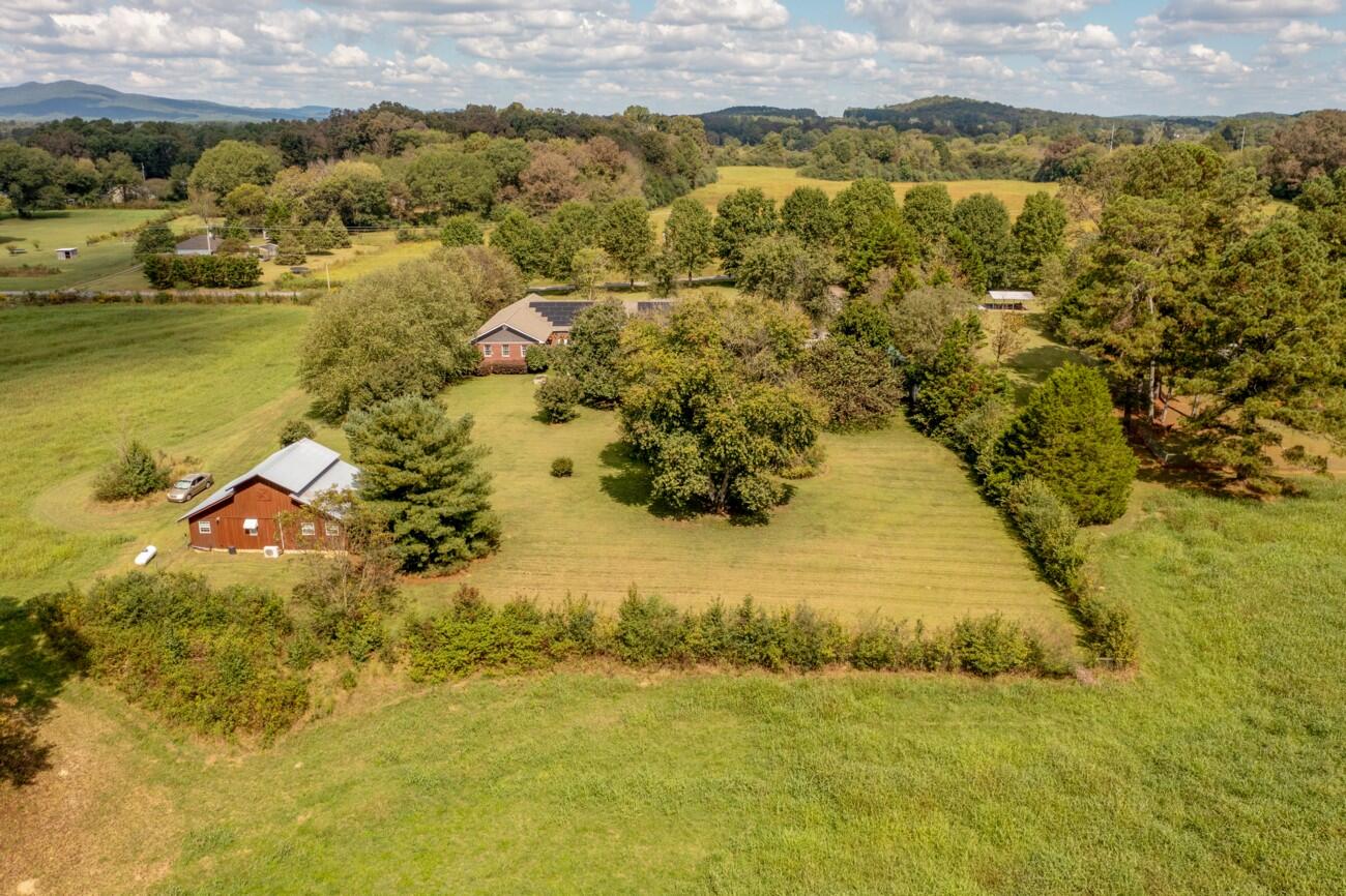 272 NW Fairview Road NW