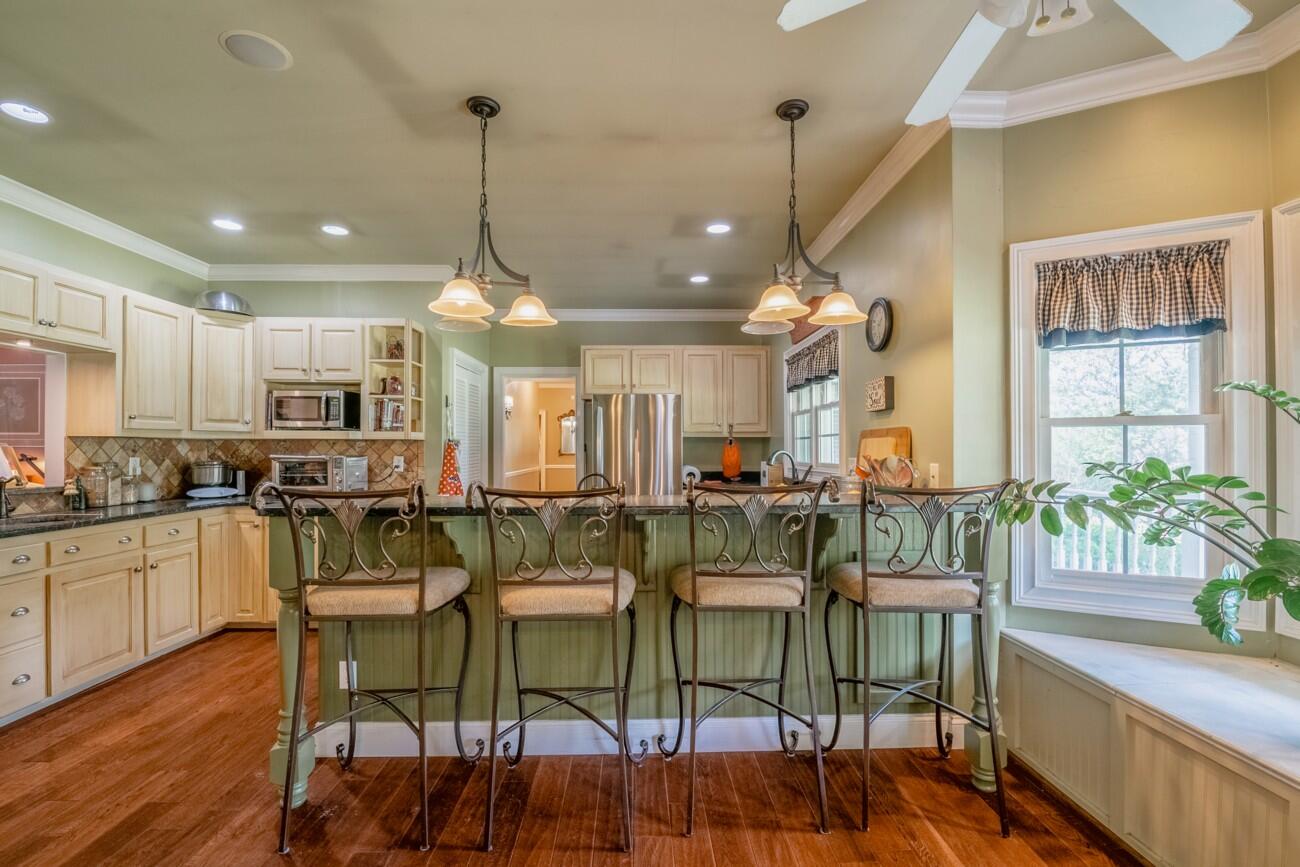 272 NW Fairview Road NW