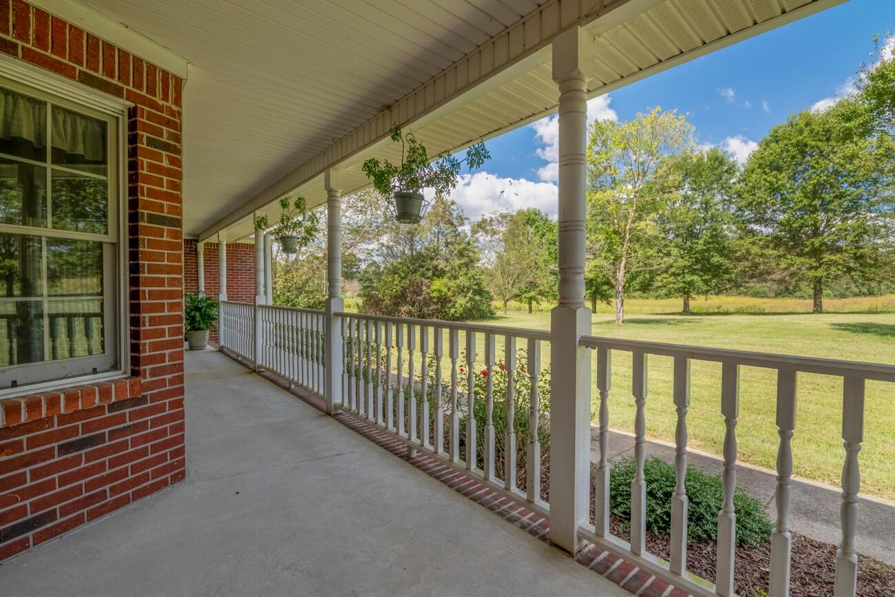 272 NW Fairview Road NW