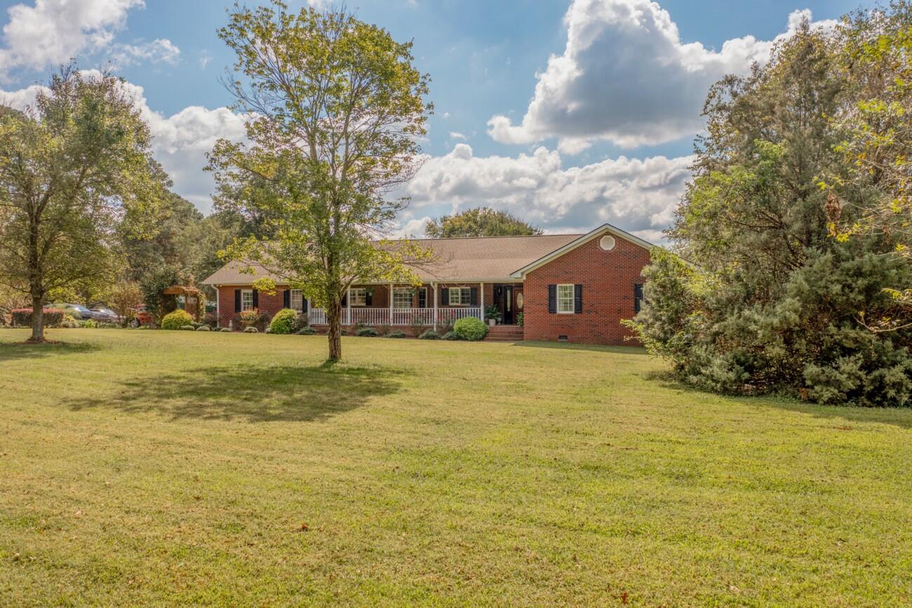 272 NW Fairview Road NW