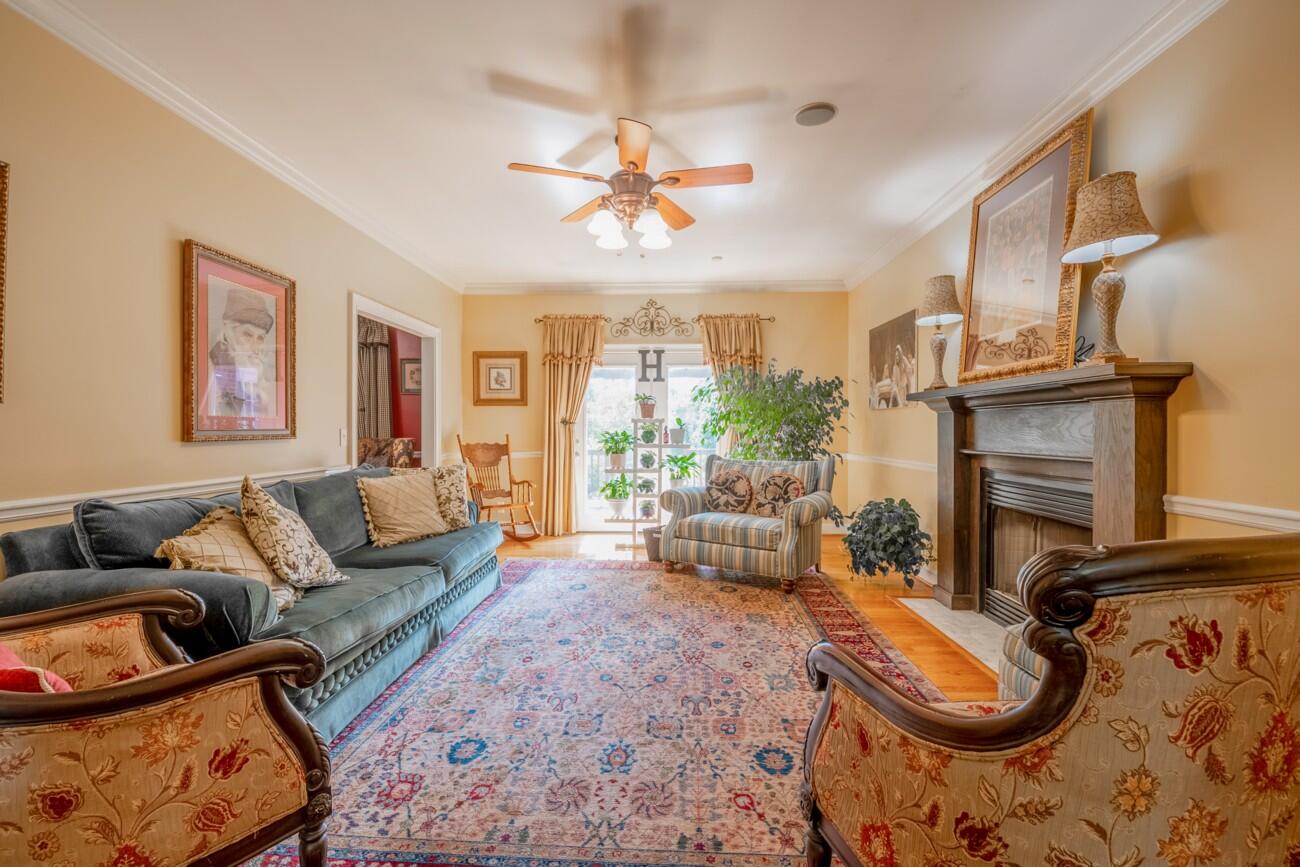 272 NW Fairview Road NW