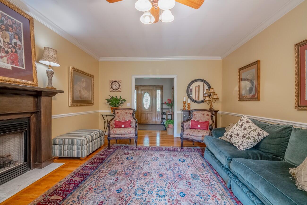 272 NW Fairview Road NW