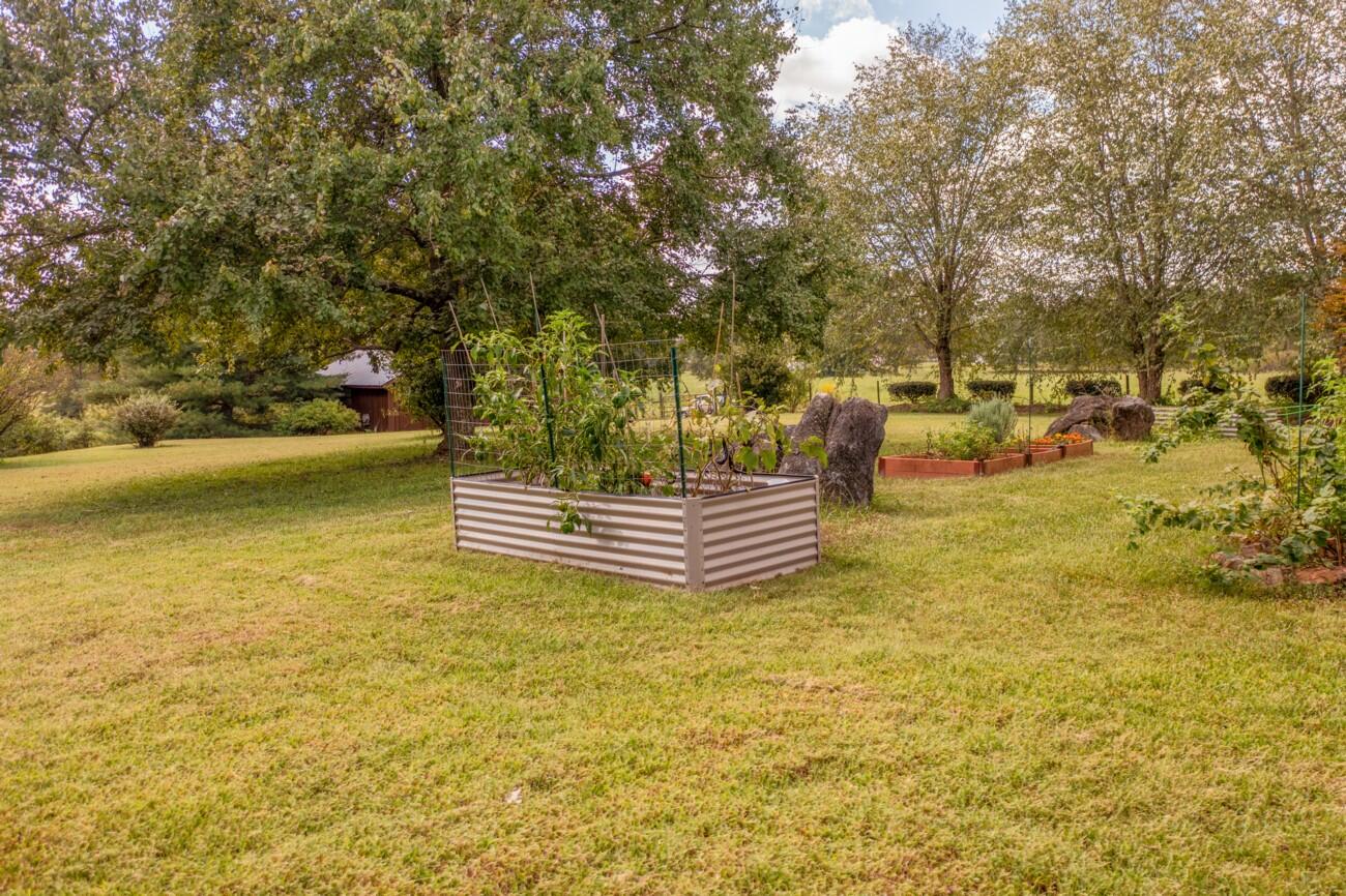 272 NW Fairview Road NW