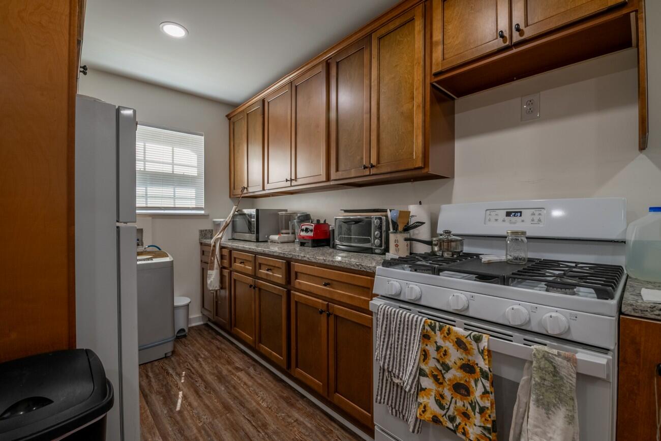 272 NW Fairview Road NW