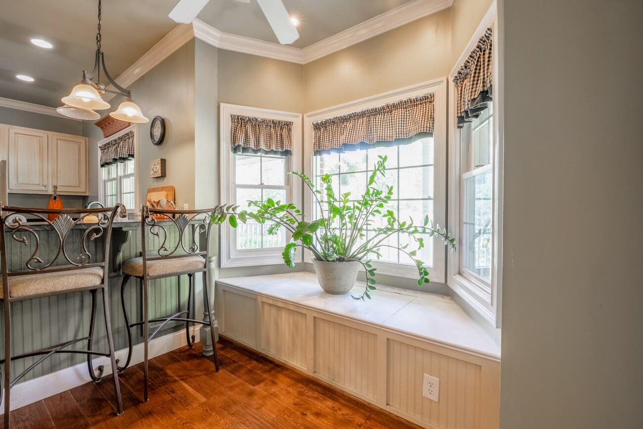 272 NW Fairview Road NW