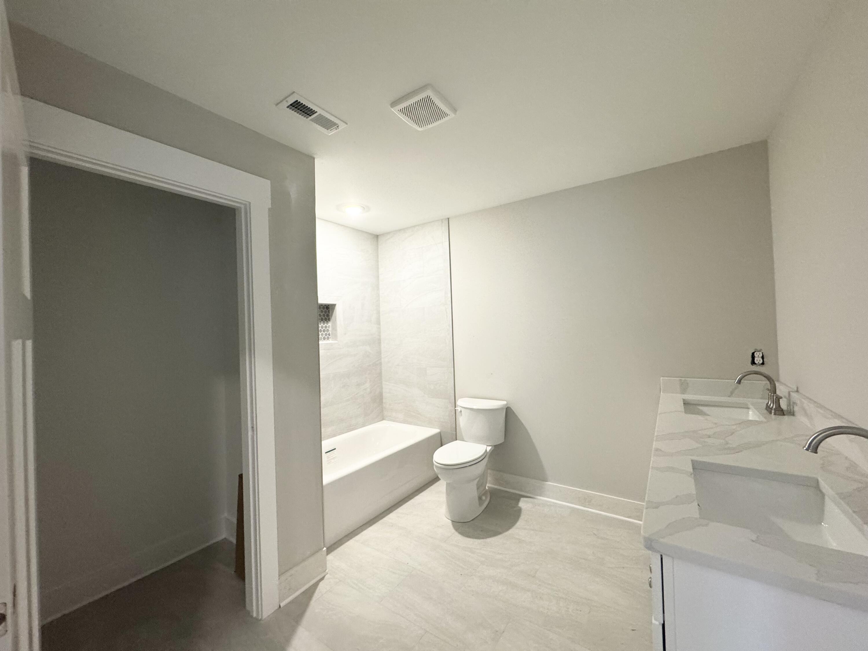 5211 NW Baylor Street