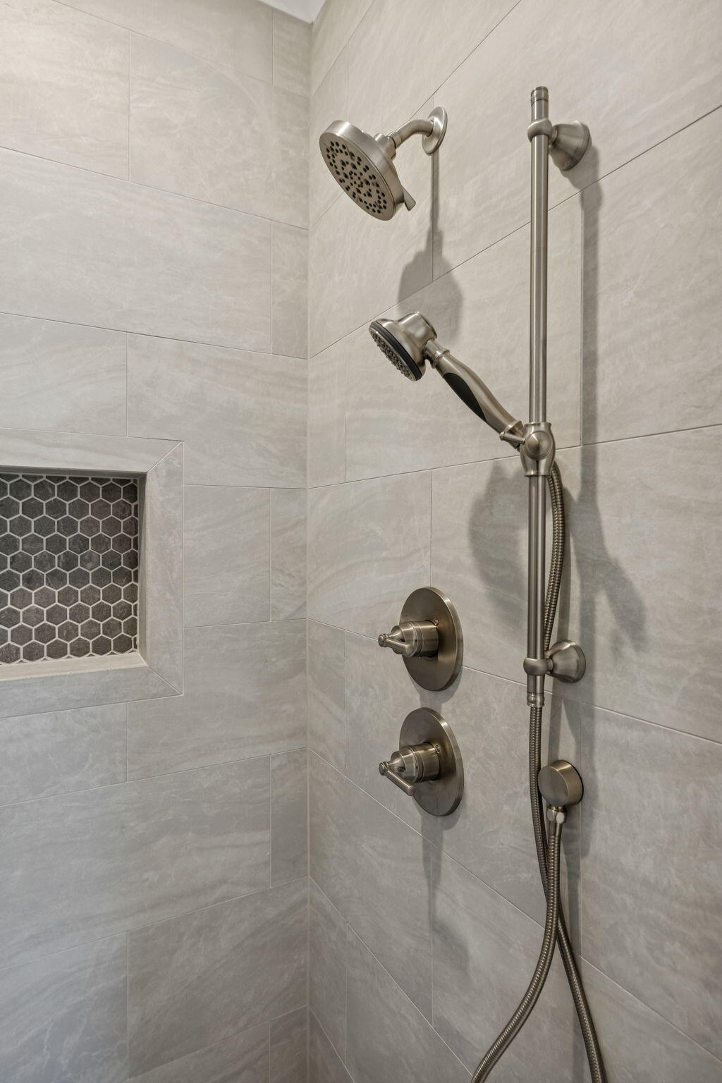 5211 NW Baylor Street