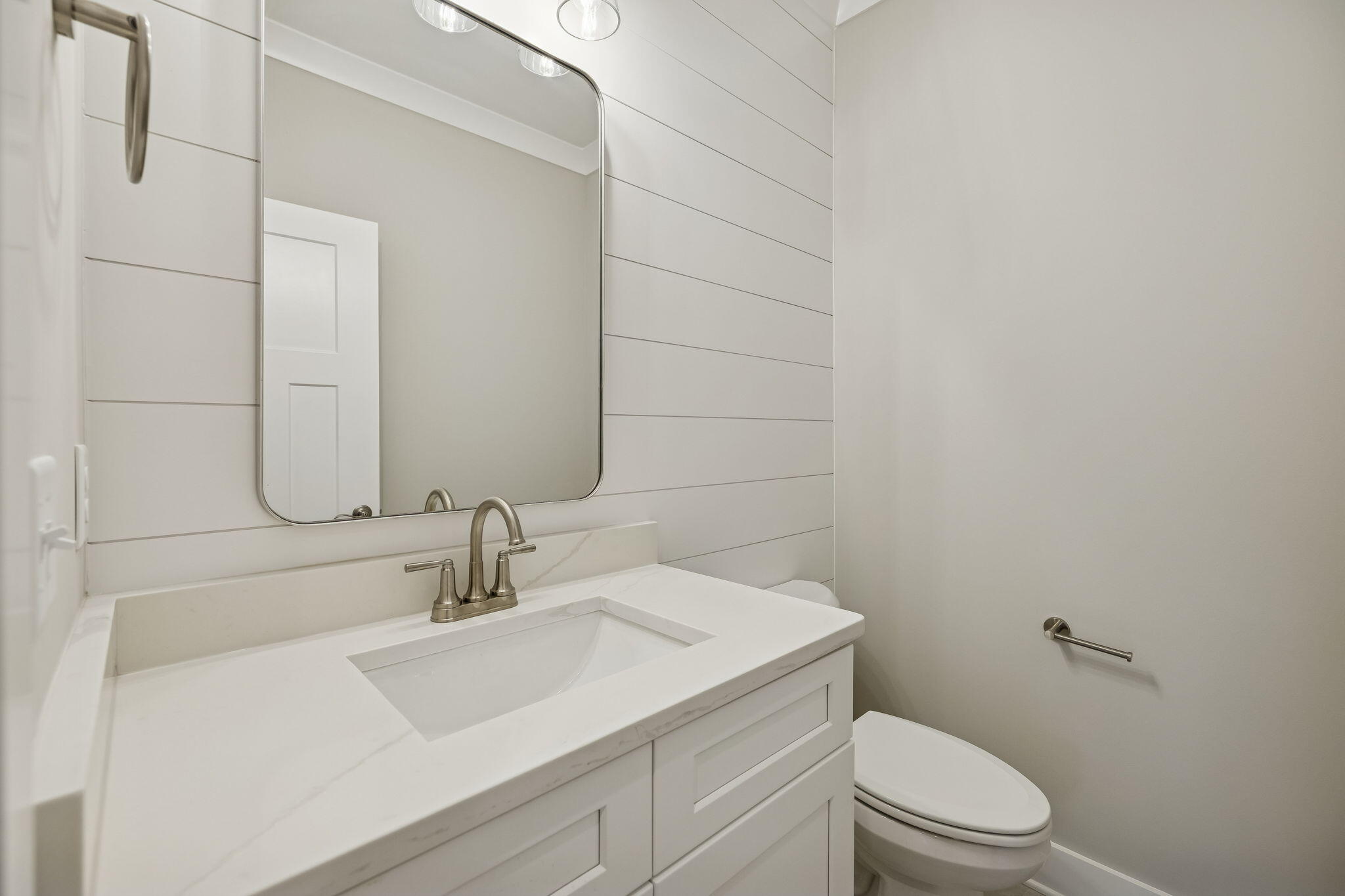 5211 NW Baylor Street