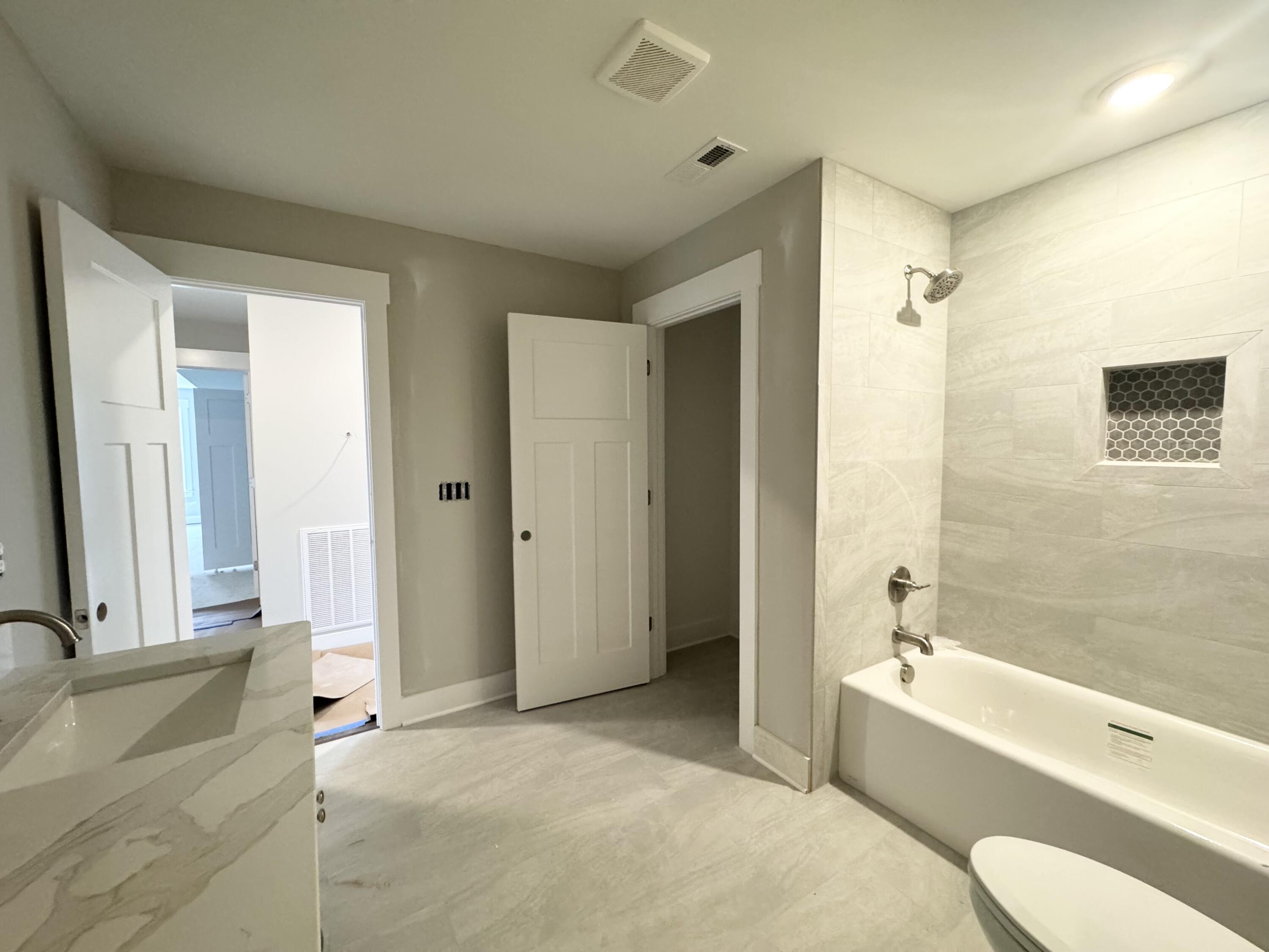 5211 NW Baylor Street