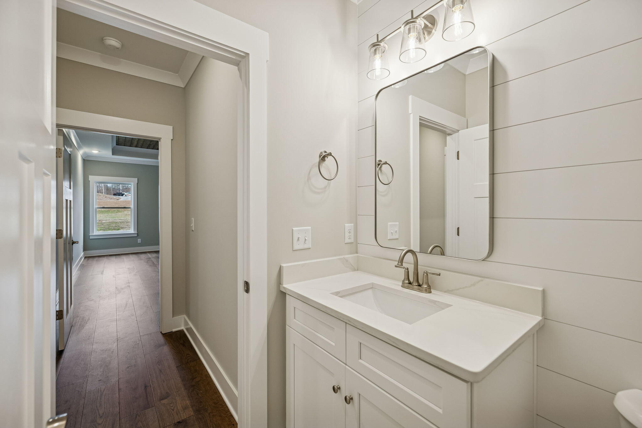 5211 NW Baylor Street