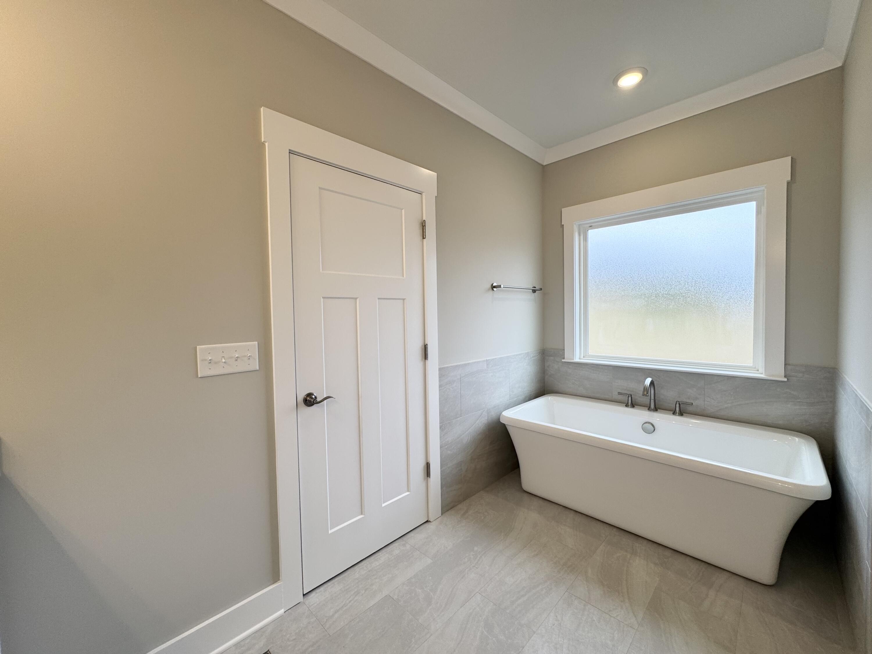 5211 NW Baylor Street