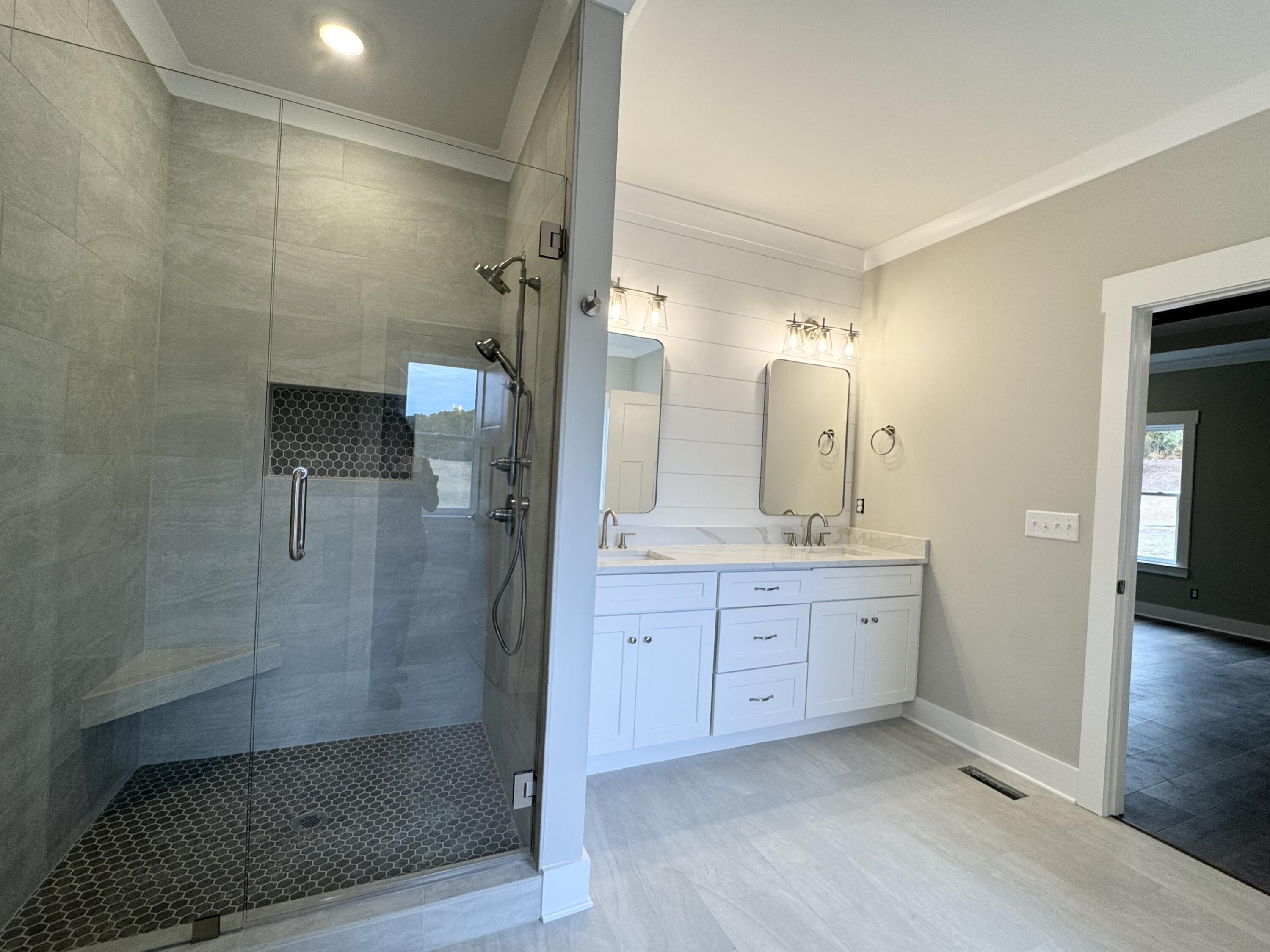 5211 NW Baylor Street