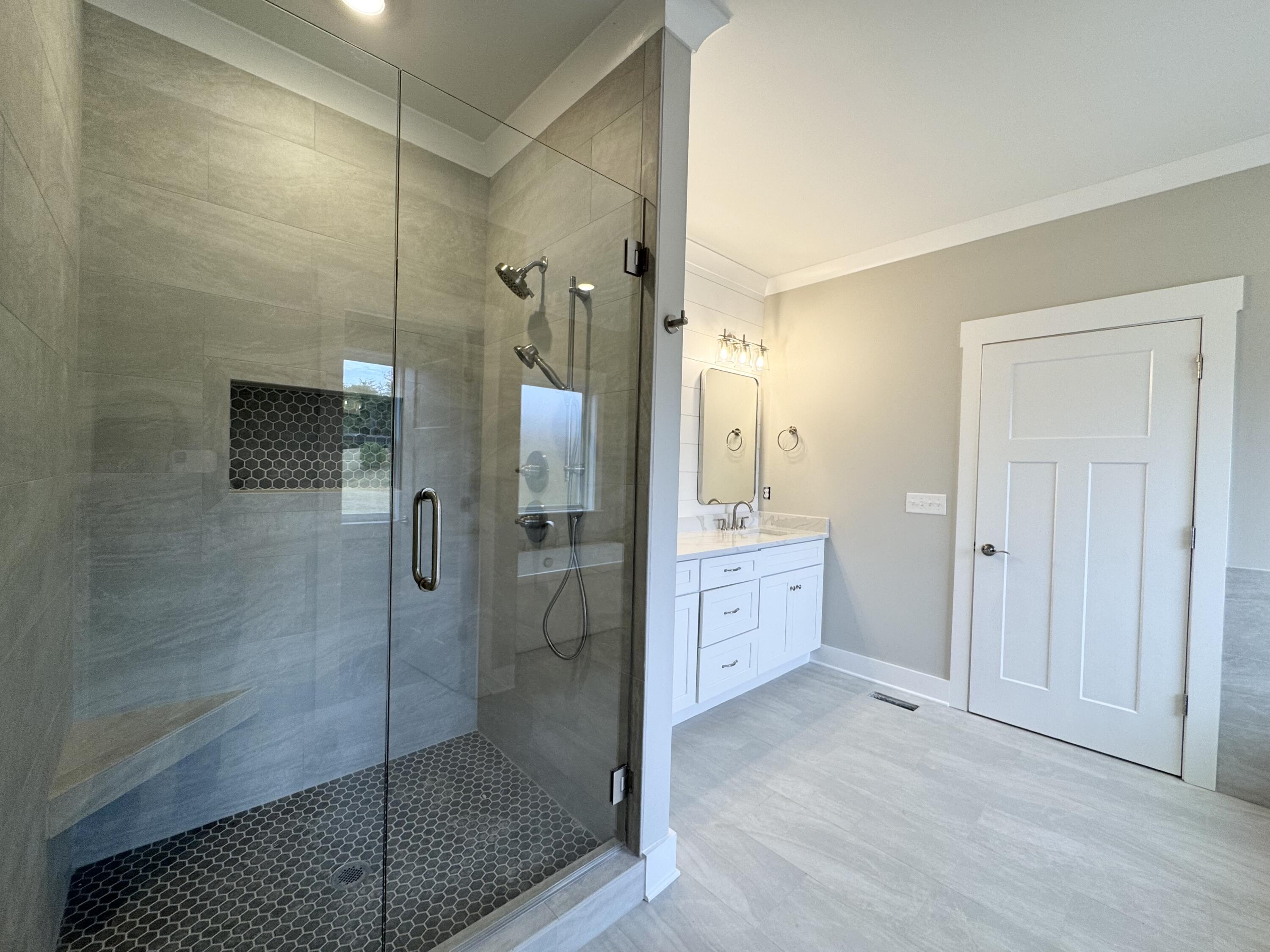 5211 NW Baylor Street