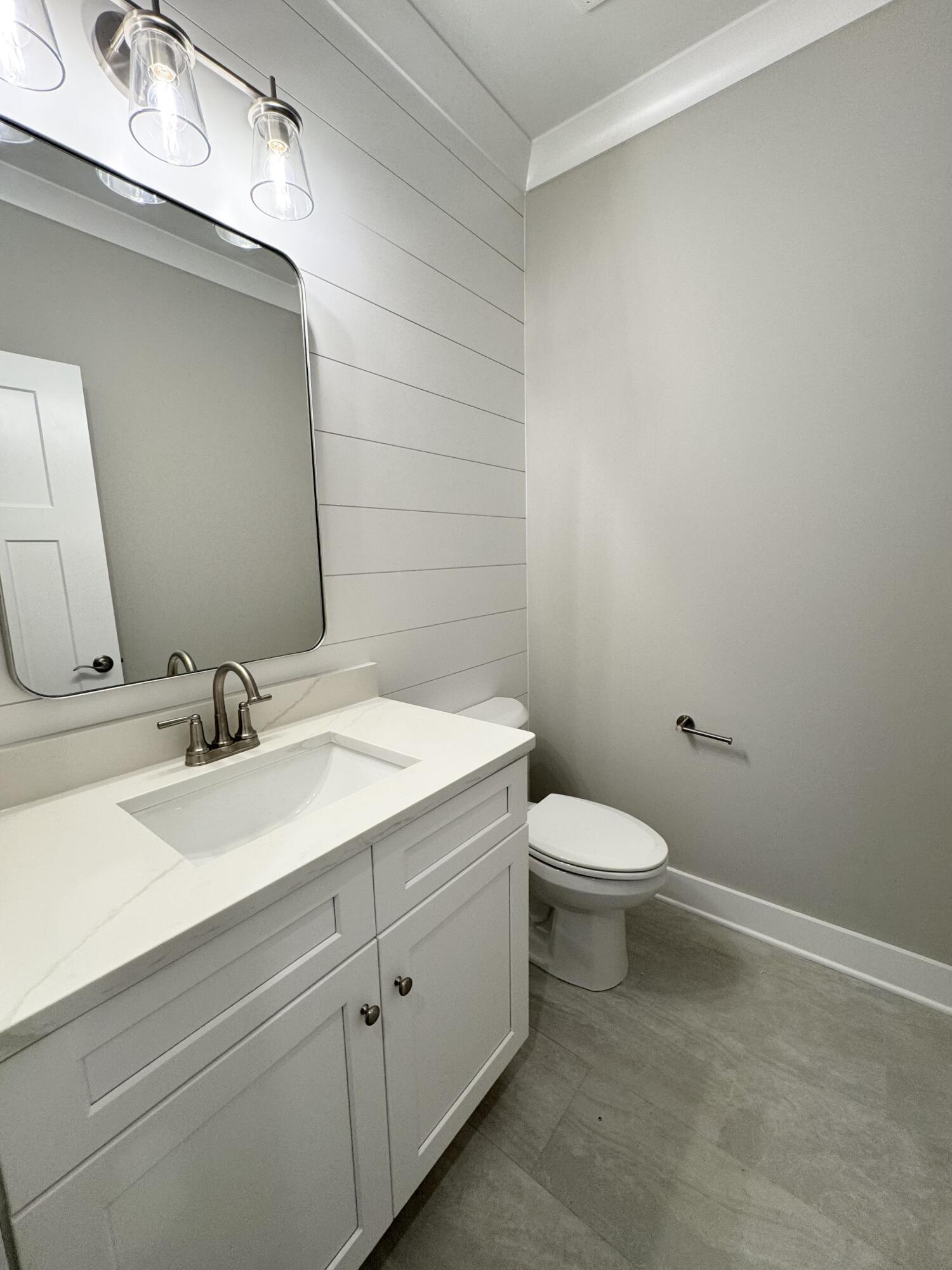 5211 NW Baylor Street