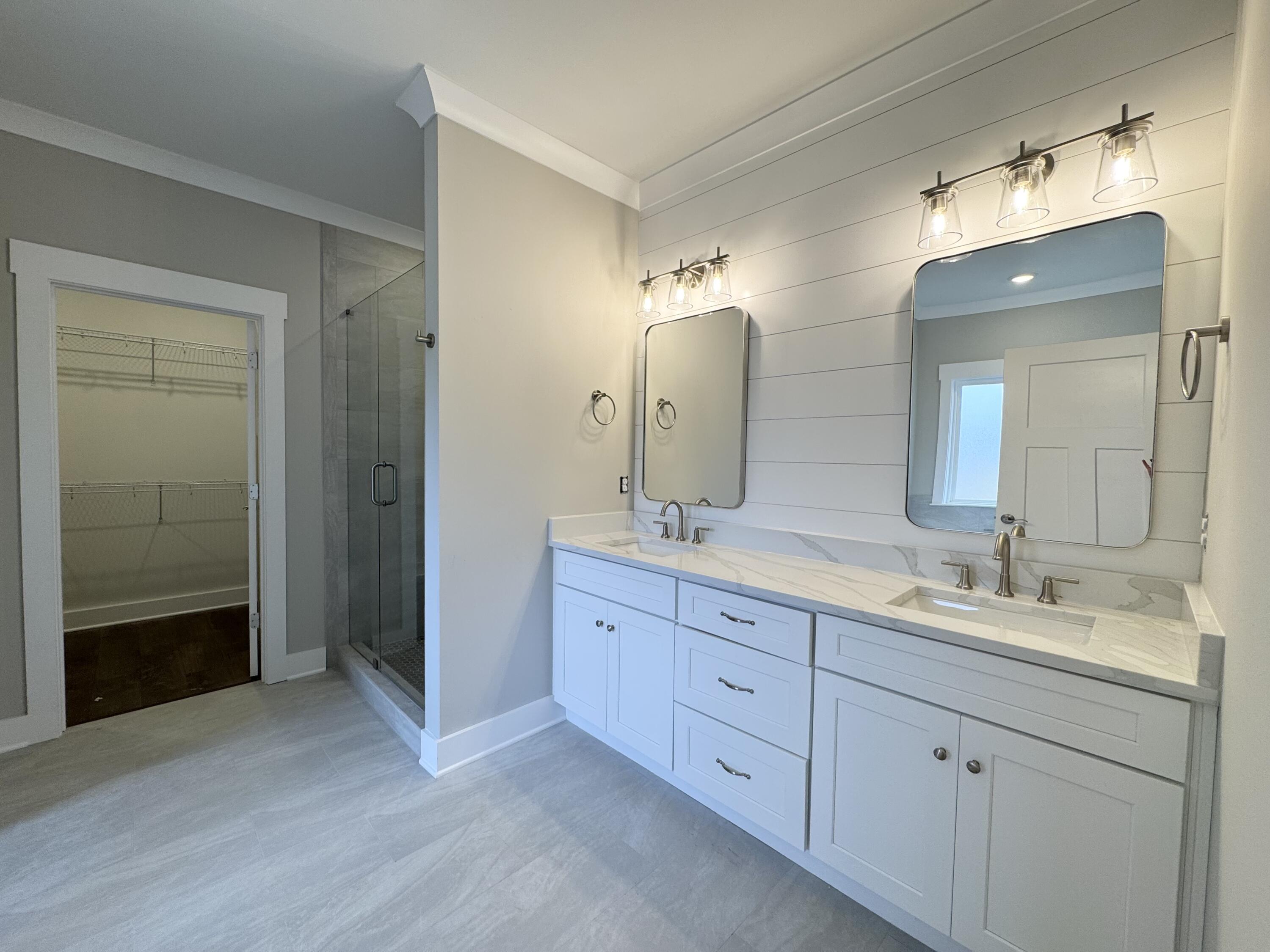 5211 NW Baylor Street