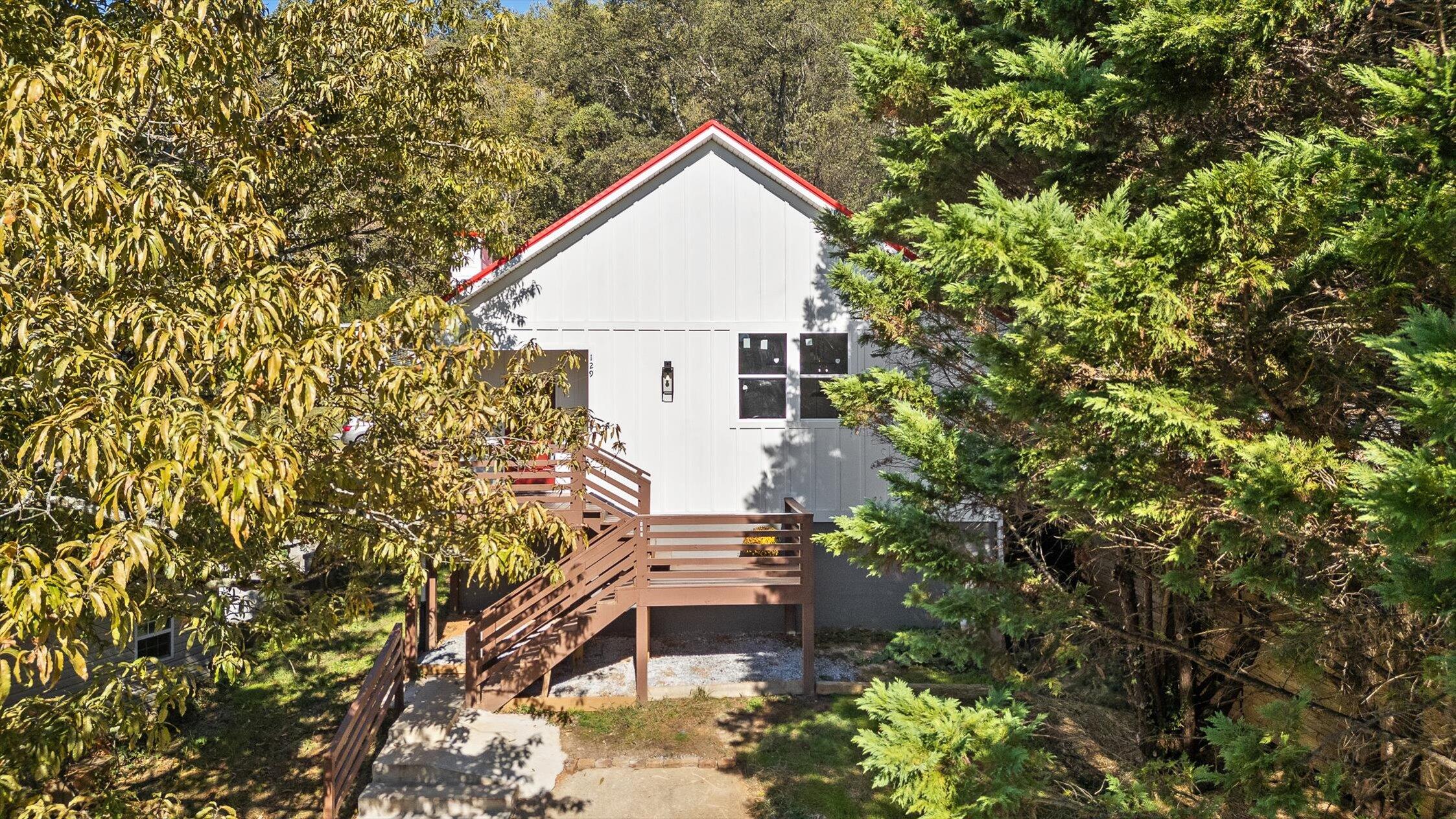 129 Signal Hills Drive