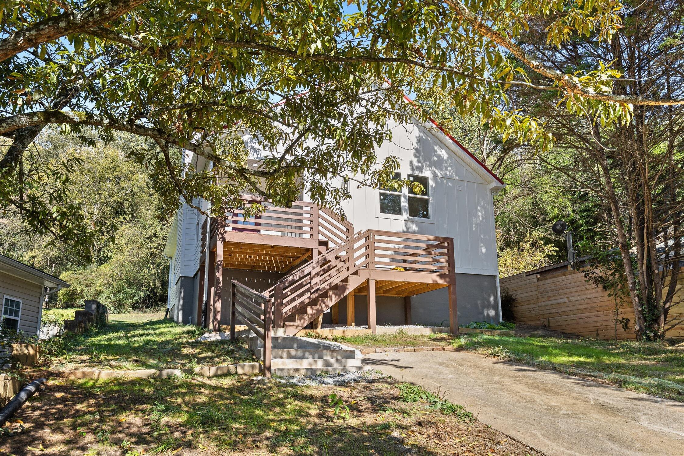 129 Signal Hills Drive