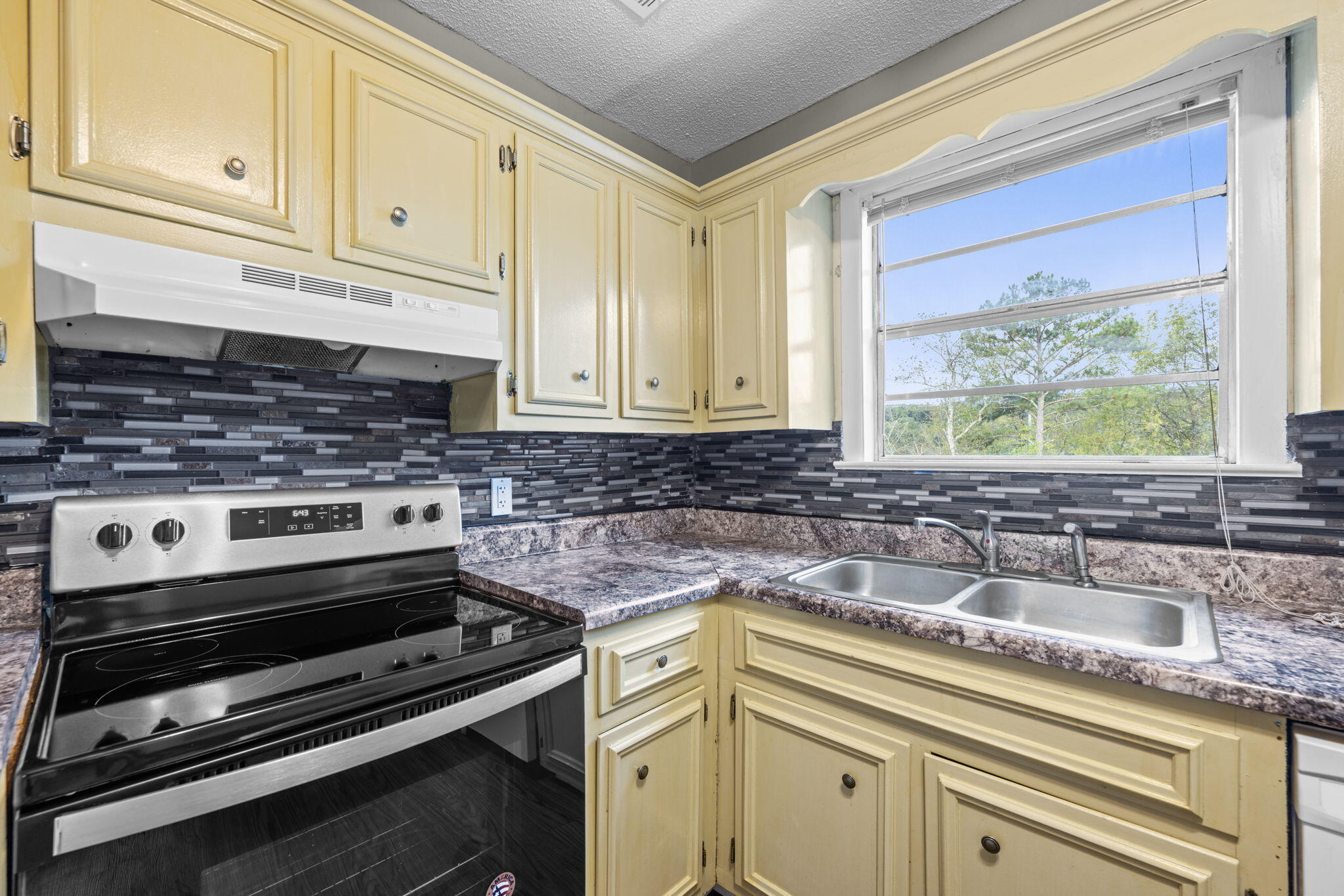 3115 Greenwich Avenue