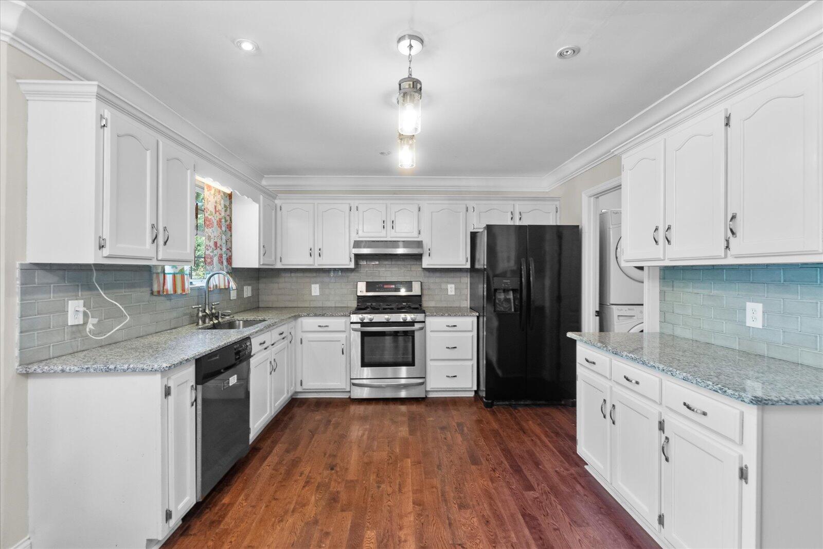 2221 Chimney Hills Drive