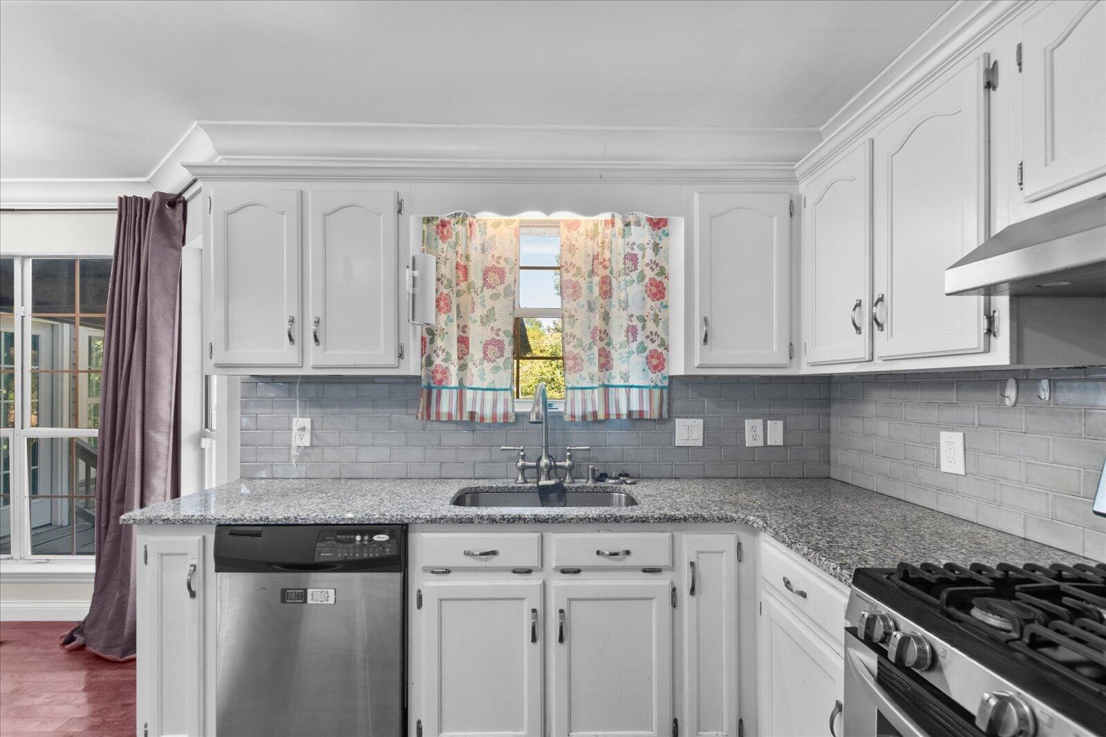 2221 Chimney Hills Drive