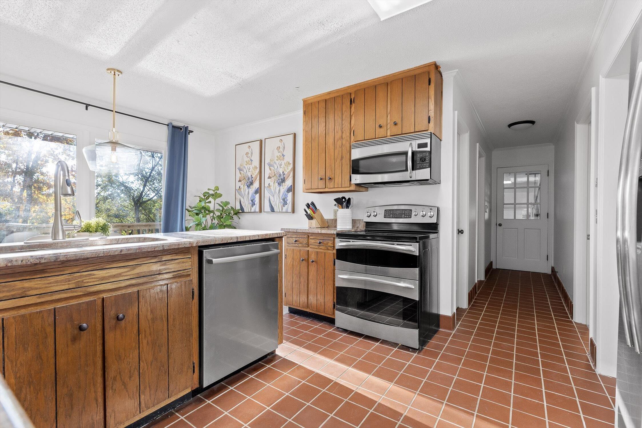 8124 Pierpoint Drive, Harrison