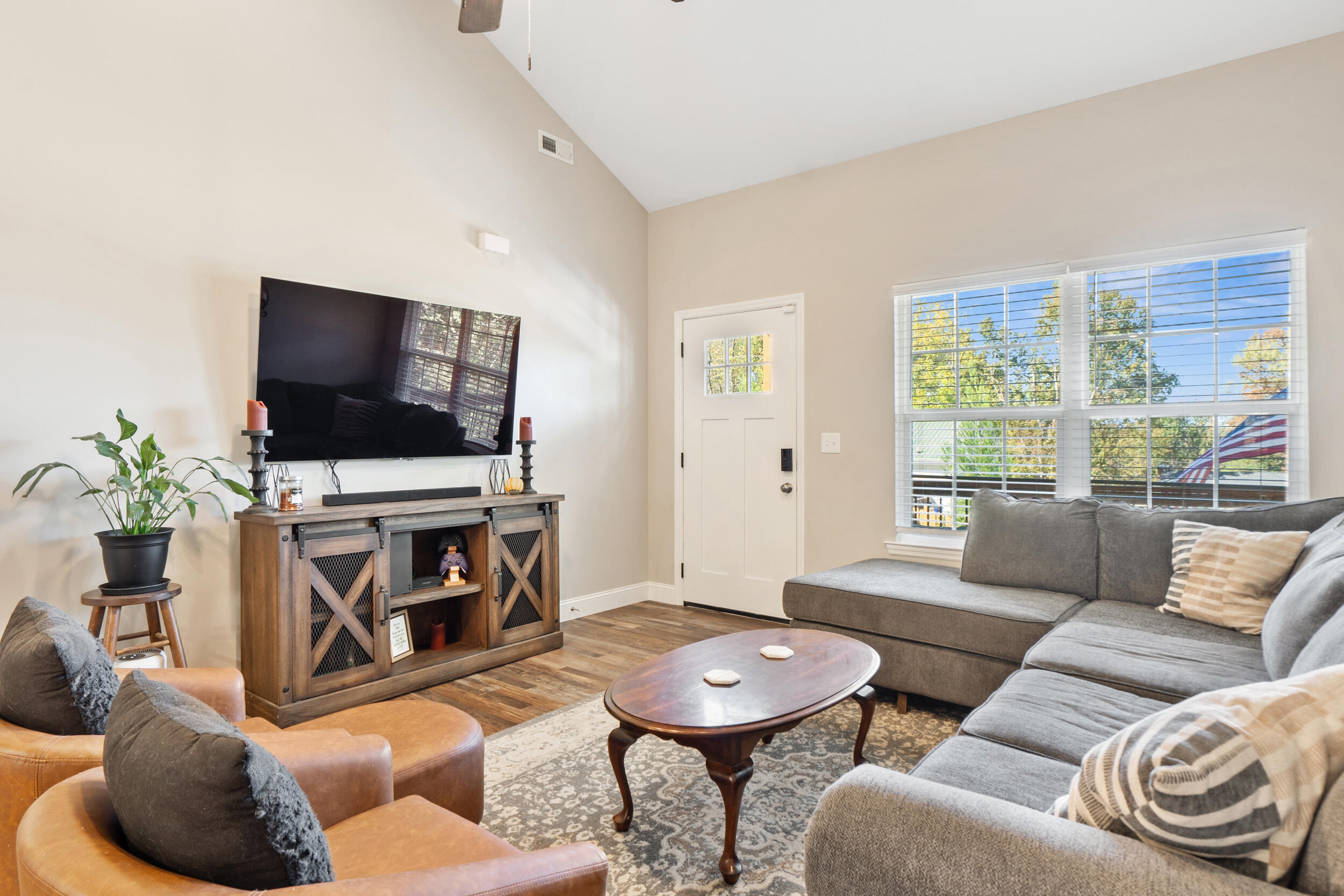 895 SE Lang Street, Cleveland