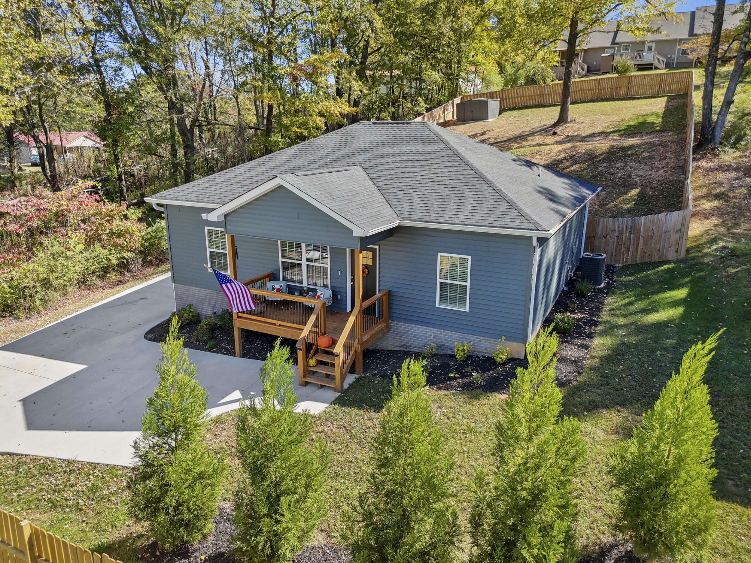 895 SE Lang Street, Cleveland