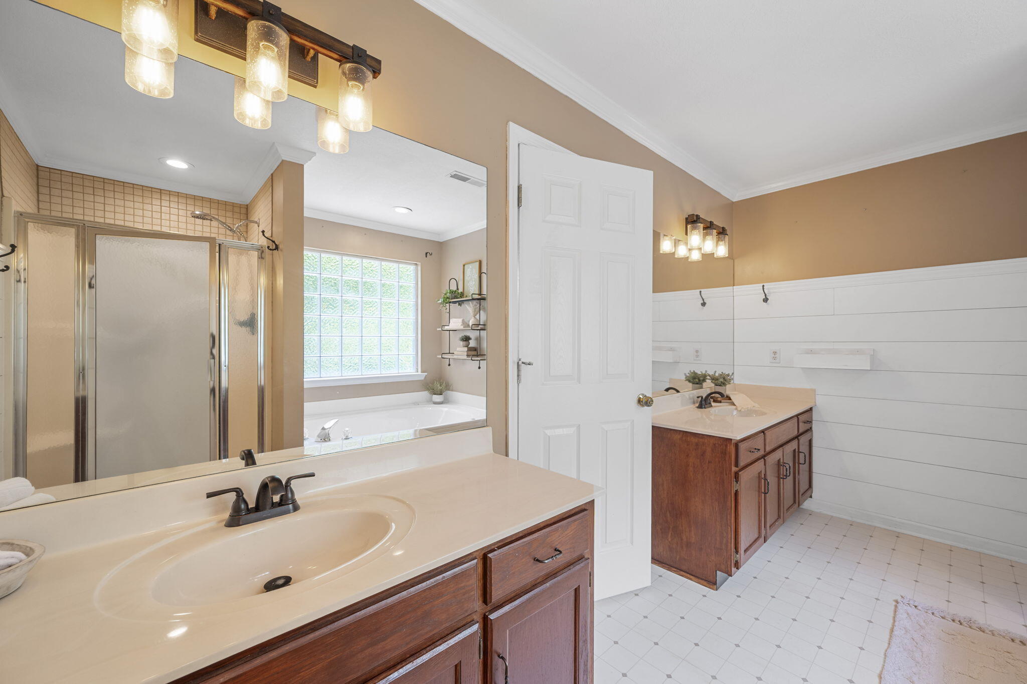 8616 River Cove Drive, Harrison