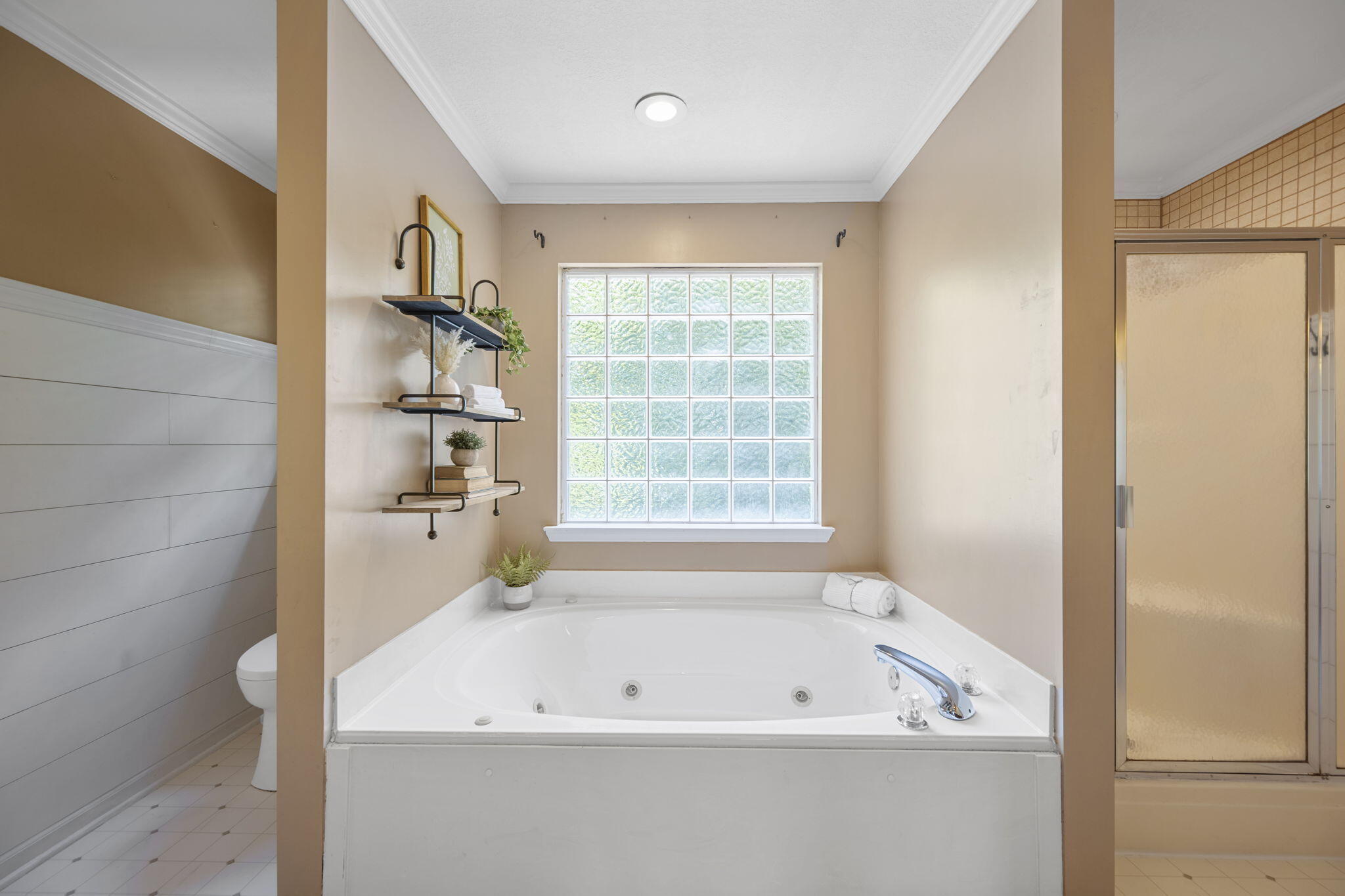 8616 River Cove Drive, Harrison