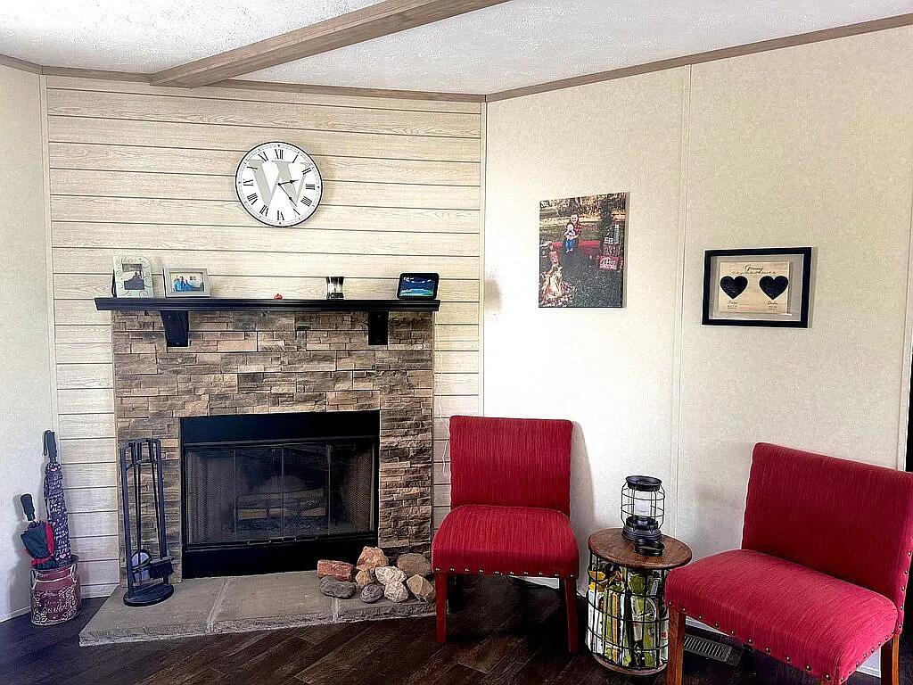 171 Buddy Singleton Road, Gruetli Laager