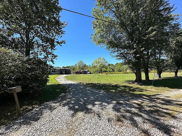 171 Buddy Singleton Road, Gruetli Laager