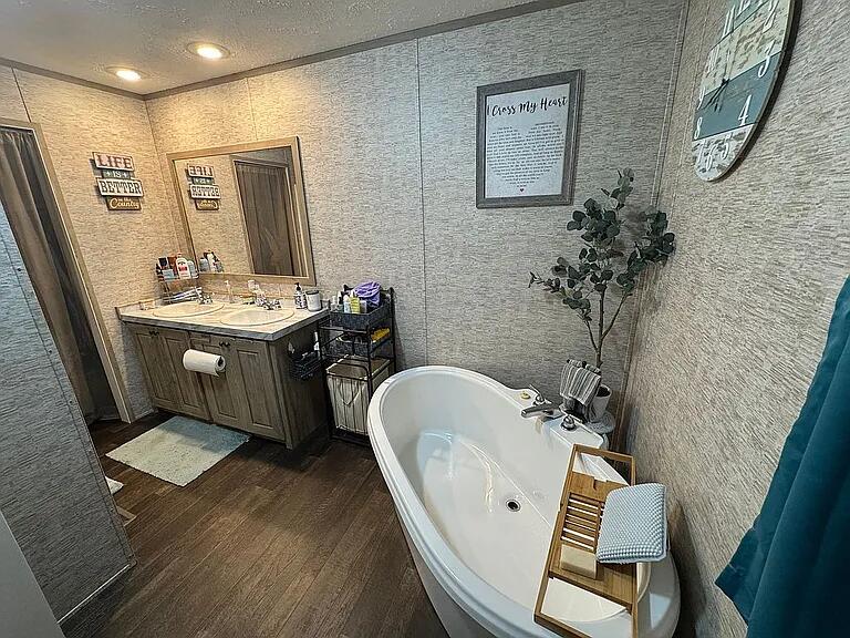 171 Buddy Singleton Road, Gruetli Laager